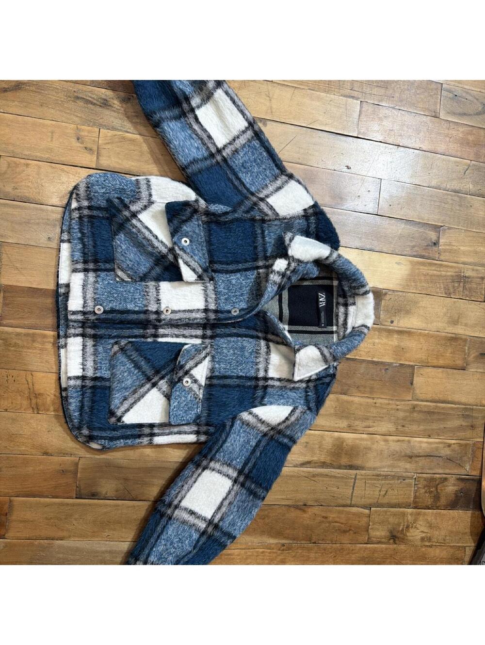 Zara Women's Blue and Multi Shirt